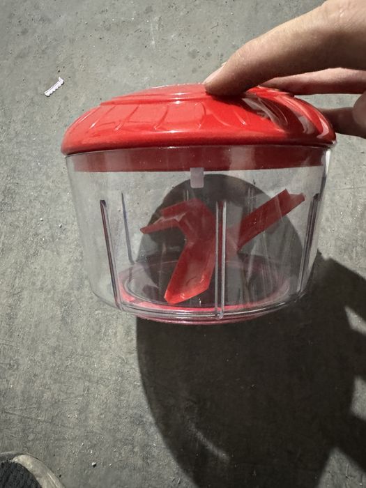 Продаю ручной измельчитель