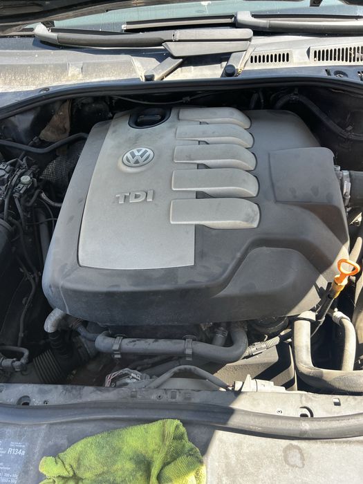 Vw touareg 2.5 r5 /здрав работещ мотор/