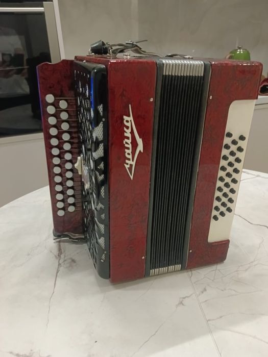 Продам гармонь Чайка М314