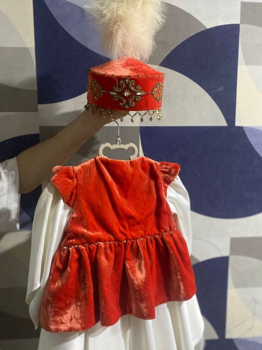 Кажекей с головным убором