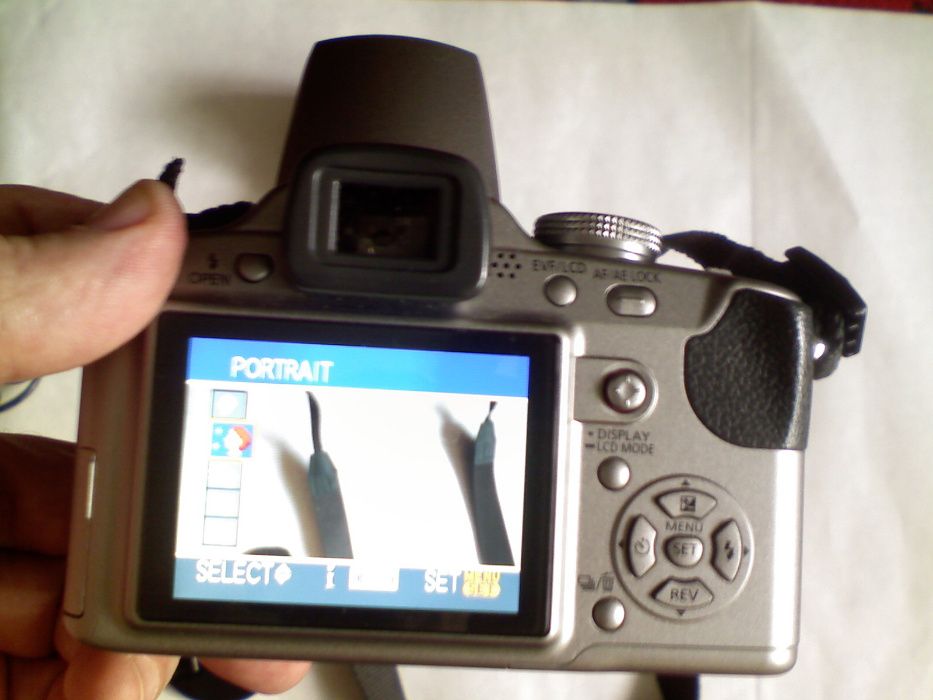 Panasonic Lumix DMC FZ18 + bonus trepied