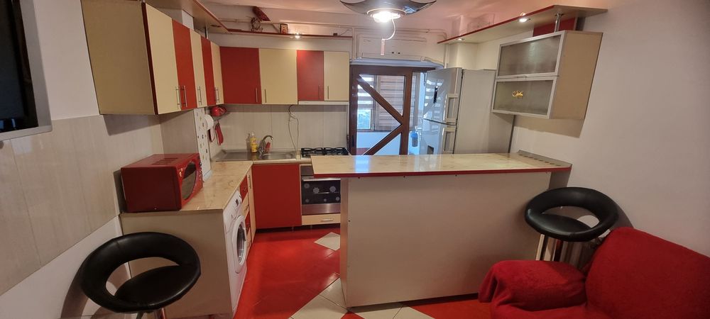 Inchiriez apartament 2 camere decomandat