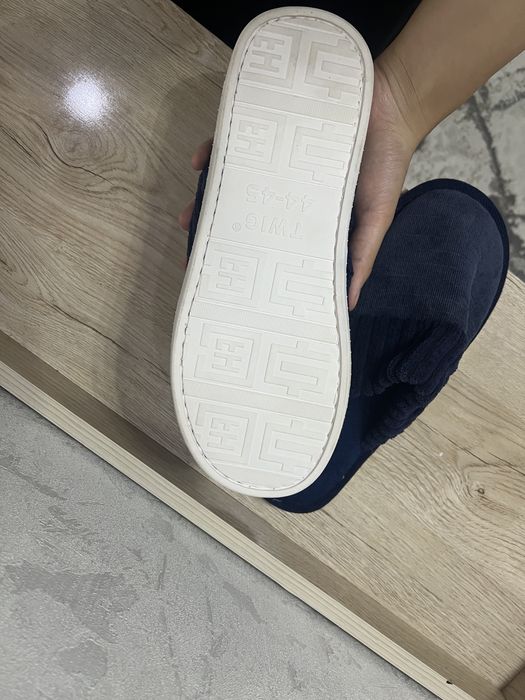 Uy uchun erkaklar poyabzali