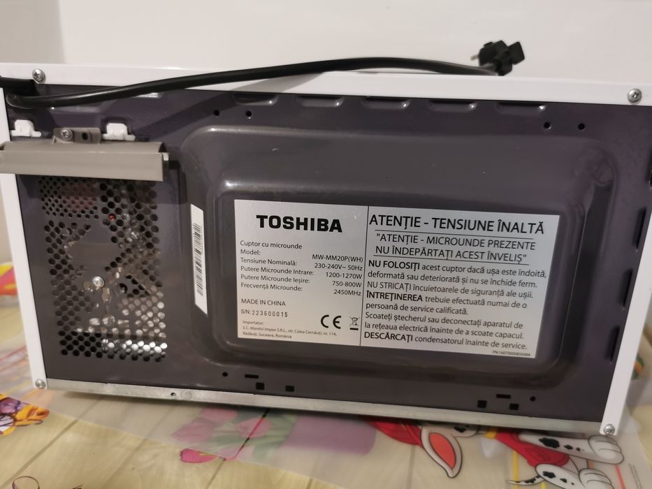 Cuptor  microunde Toshiba in garanție