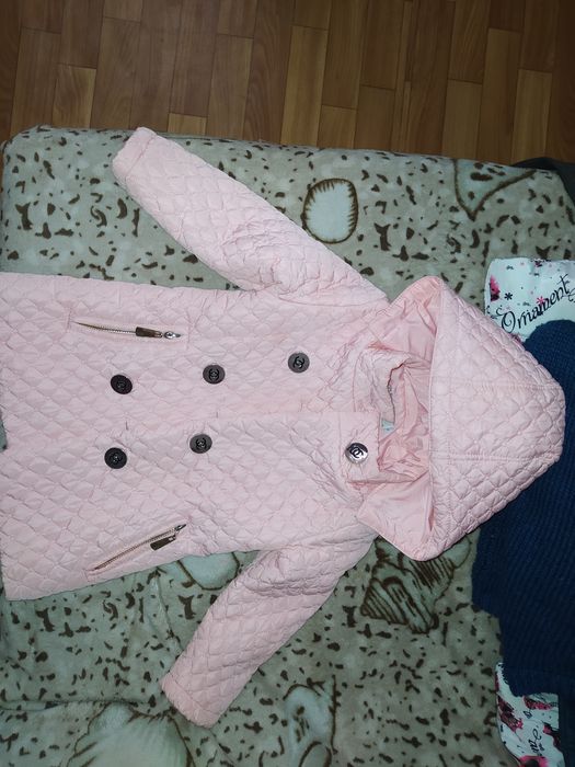 Куртки на девочку