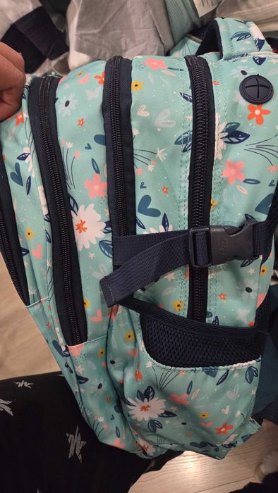 Продавам ученическа раница CoolPack