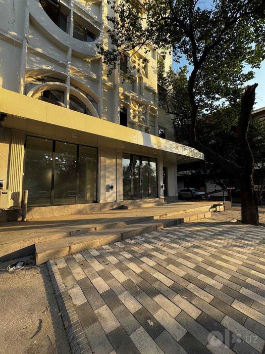 Аренда коммерческого помещения 100 м² 1-я линия свой паркинг Юнусабад