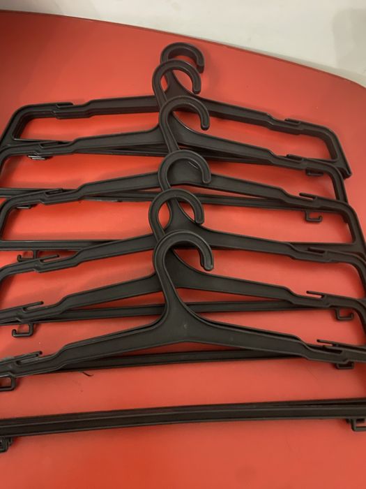 Продам манекены, плечики, стол