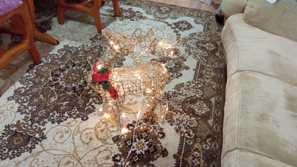 Новогодний светящийся олень