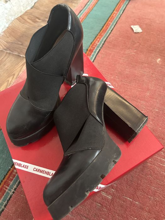 Босоножку и туфли