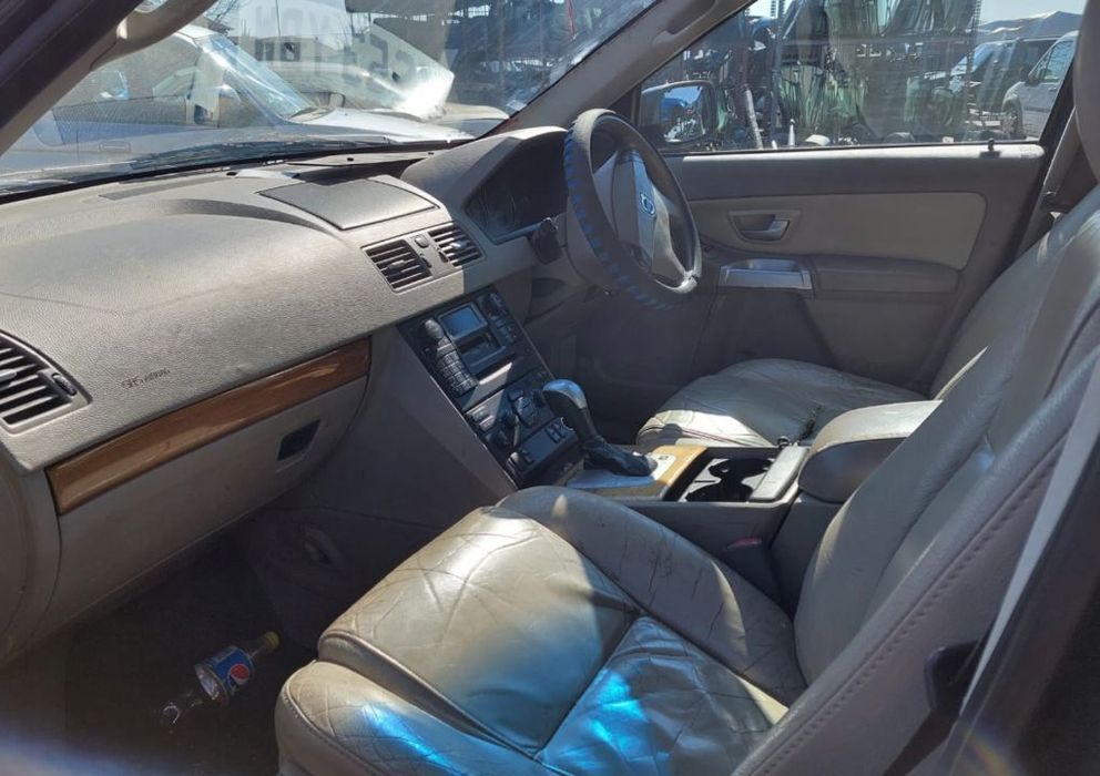 Dezmembram Volvo XC90, an 2005, motor 2.4 D, cutie automata