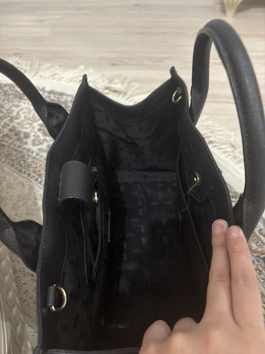 сумка бренда DKNY