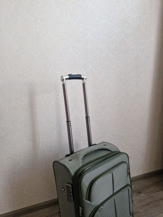 Продам чемодан!!!
