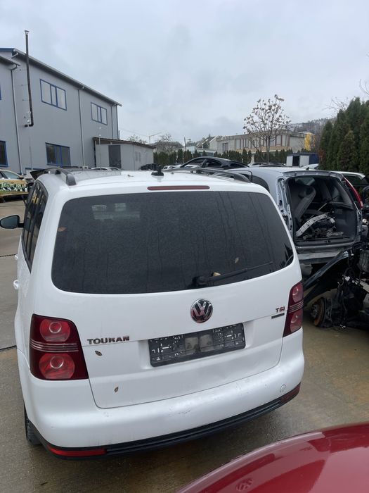 VW Touran На Части