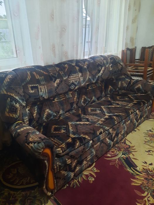 Продам диван с креслами