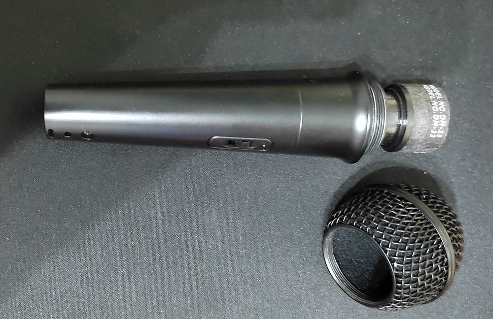 Продам динамический микрофон