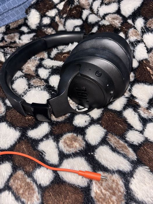 Продам наушники, почти новые