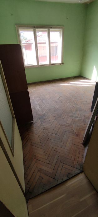 Етаж от къща в непосредствена близост до центъра на гр. Шумен