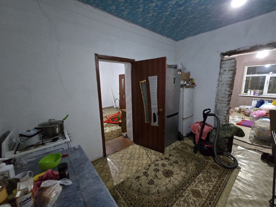 Үш бөлмелі үй жалға беріледі