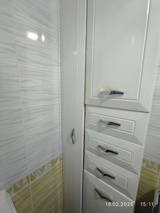 Шкаф пенал для ванной комнаты