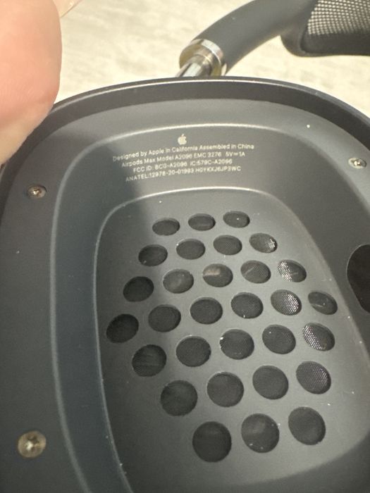 Слушалки Apple Pro Max