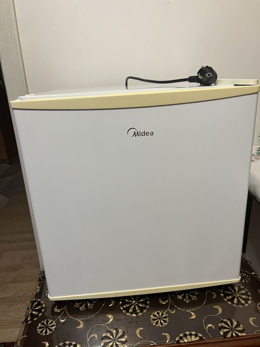 Холодильник маленький