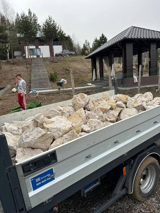 Bolovani ornamentali pentru decoar in curte