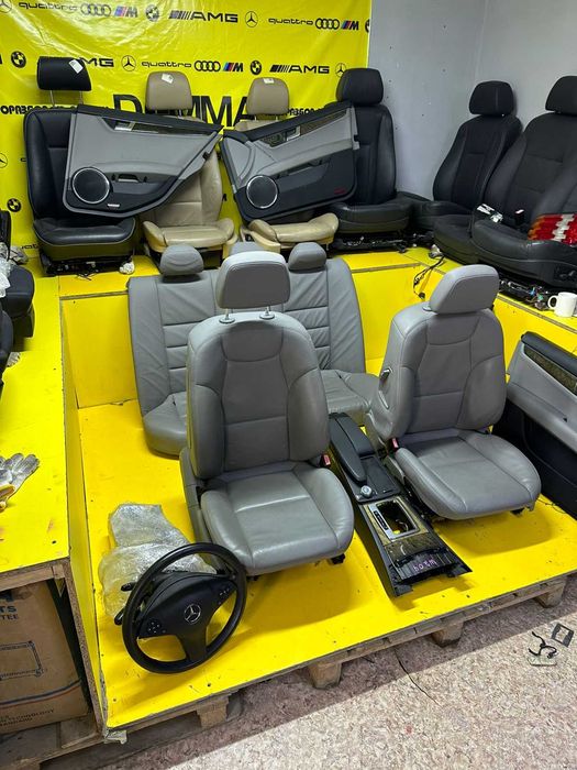 Сиденье W204 Mercedes-Benz