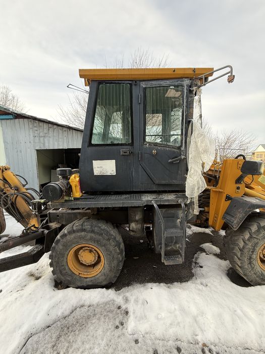 Продам LCMG экскаватор 3 в 1