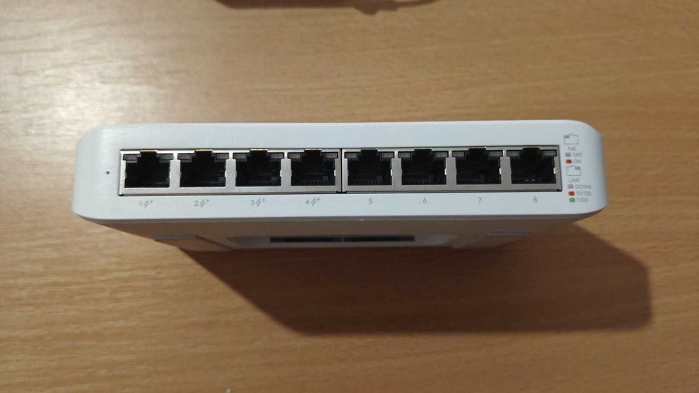 Swich Ubiquiti UniFi 8 PoE Gigabit