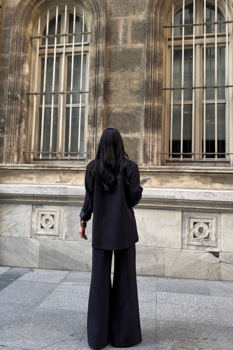 Дамски елегантен костюм – сако и широк панталон