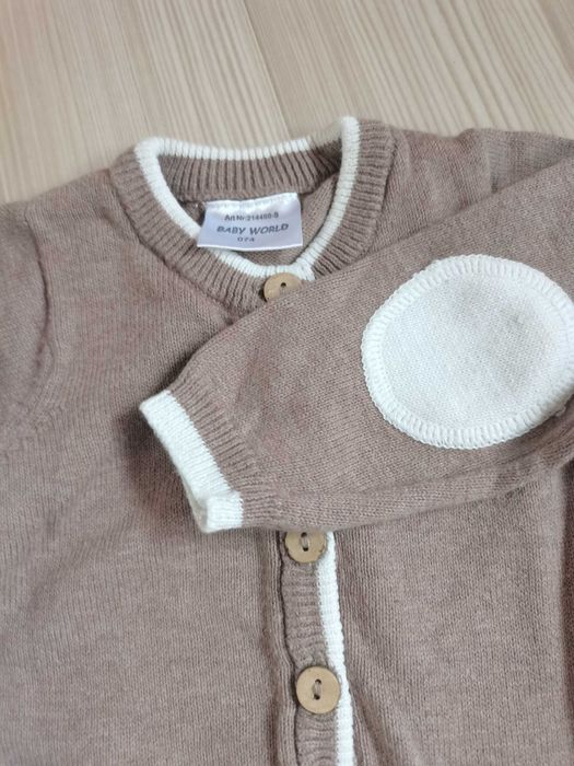 Set hainute+căciuli 6-9 luni