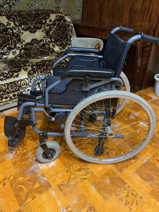 Кресло-коляска прогулочная. 46 размер.