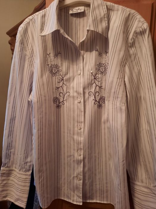 Cămașă dama cu broderie și paiete albe mărimea 46