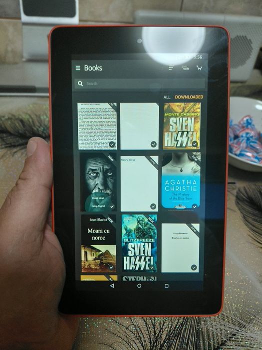 Vind amazon fire generația 5 cu peste 2300 de cărți în limba română