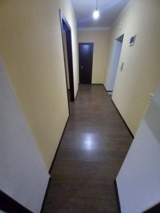 Motrid 7 qavatli dom 5 etaj sotiladi