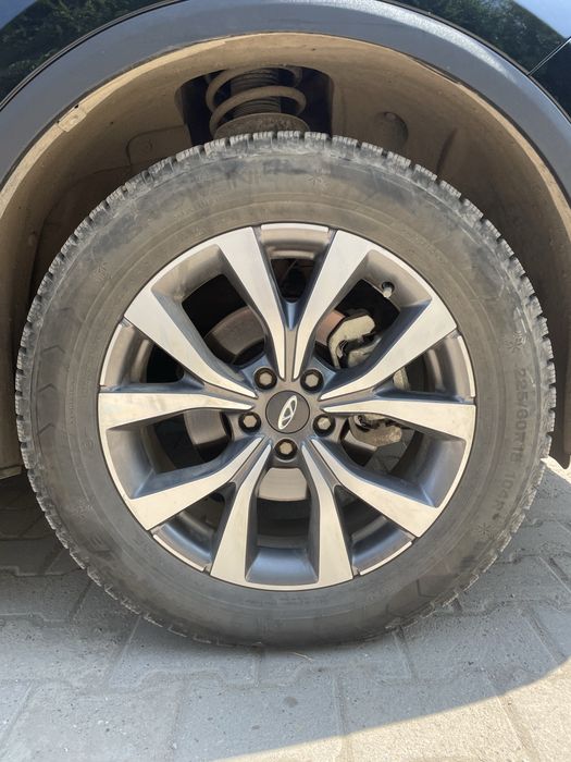 Комплект зимней резины Triangle. 225/60R18
