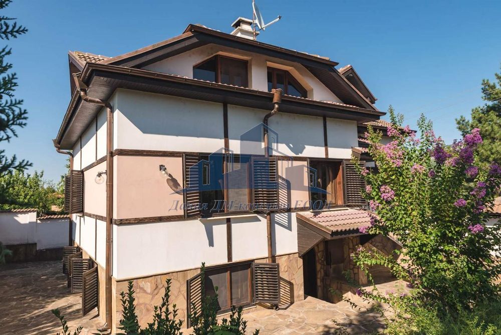 Продава се Къща в с. Мадара, Област Шумен - 1550 кв.м за 368 €/кв.м - Снимка #3