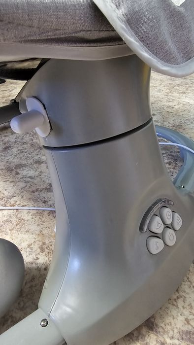 Продам шезлонг для малыша