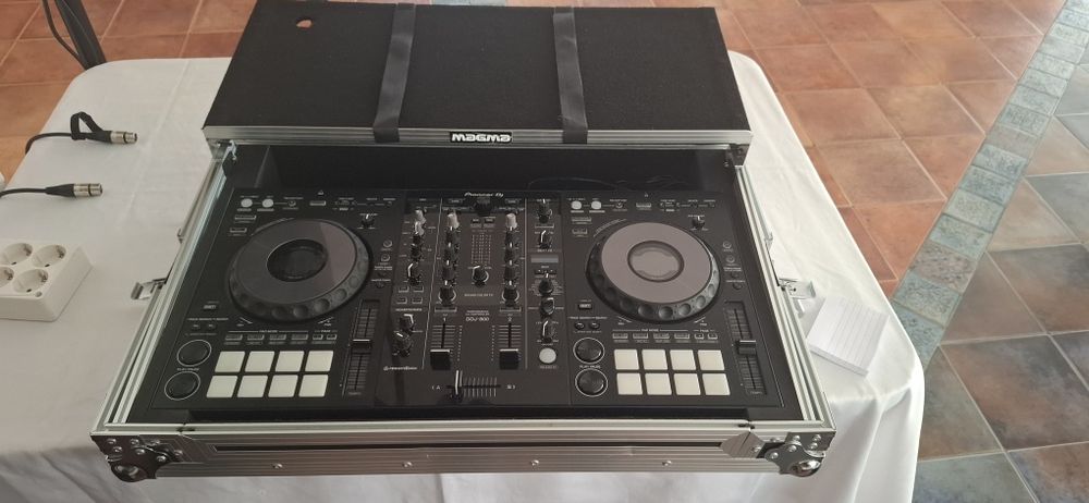 Продавам Pioneer DDJ 800