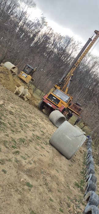 Executam fântâni piloni