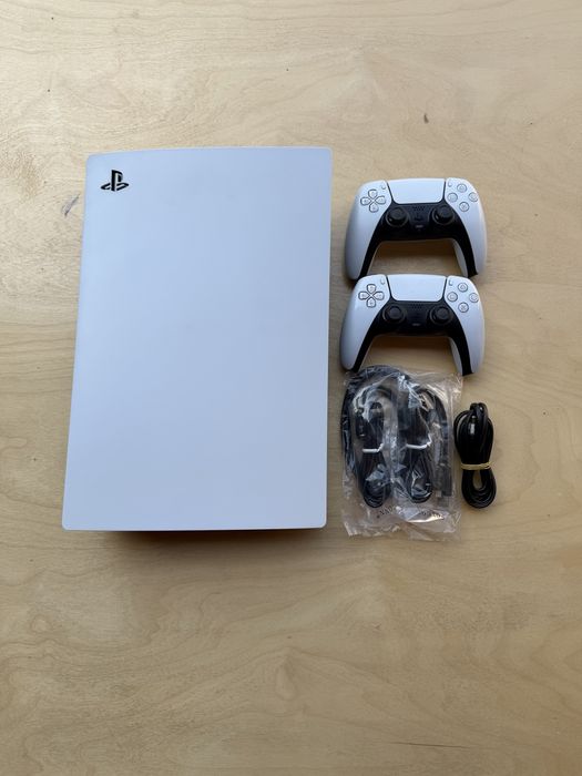 Playstation 5, Fat madel uyinlari yozilgan