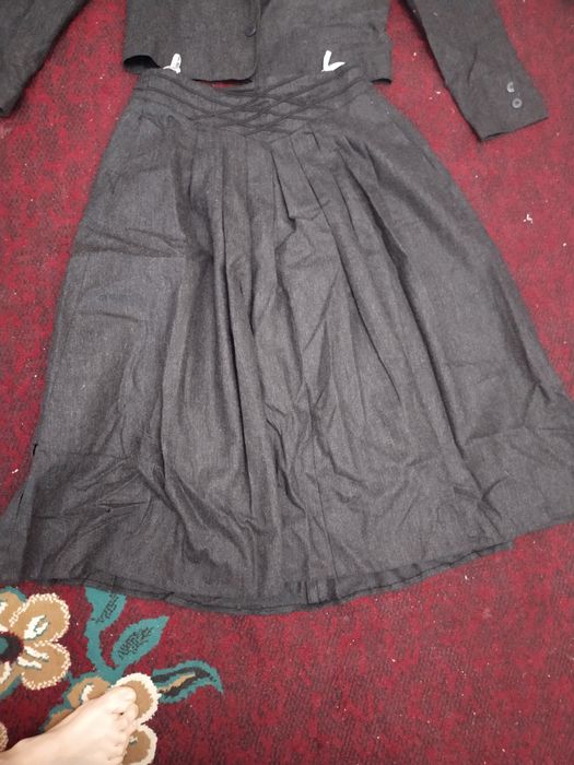 Продам женский костюм двойка