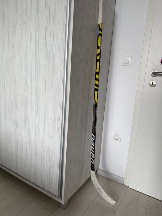 Crosa hochei dreapta Bauer Supreme