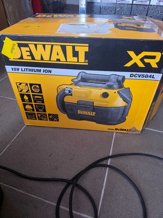 Aspirator umed/uscat Dewalt DCV584L (pentru funcționare cu baterie de 18 volți și la rețea