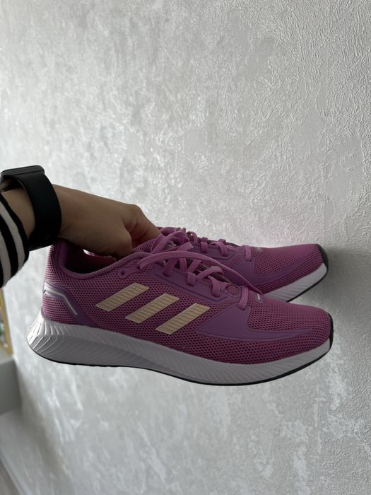 Женский кроссовки