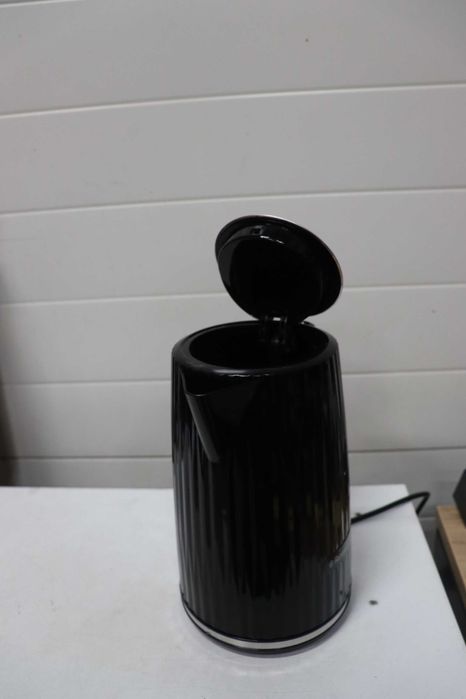 Кана Russell Hobbs Eden RHK2736BLK текстуриран дизайн, капак, отварящ се с натискане, основа въртяща се на 360° прозорец за вода с манометър 1,7 л