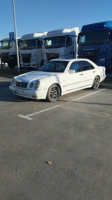 Продам Мерседес 210 .