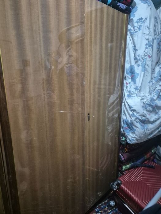 Продаю шкаф ,shkaf sotaman б/у 300.000 сум