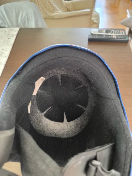 Скиорска каска briko